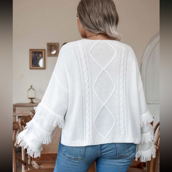 Plus size cozy fringe detail cable knit sweater top - Picture 4 of 16